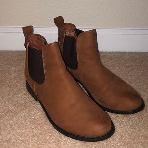 Steve Madden Gilte Chelsea Leather Boot